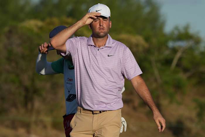 Scottie Scheffler maakt een serie birdies in de Bahama's en leidt met 2