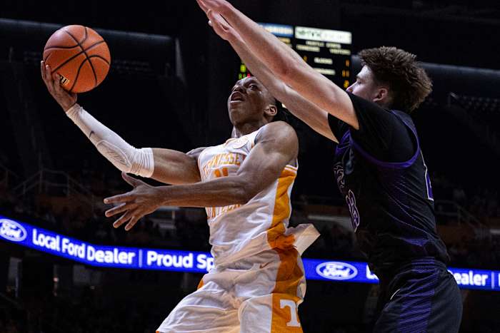 Tennessee en Auburn blijven 1-2 in de AP Top 25-poll met 10 SEC-teams