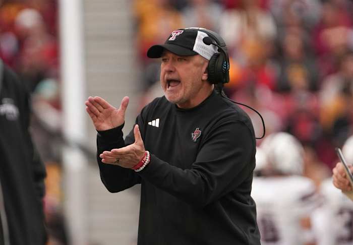 Texas Tech-coach Joey McGuire is klaar voor de Liberty Bowl en wil de fans van Arkansas tot rust brengen