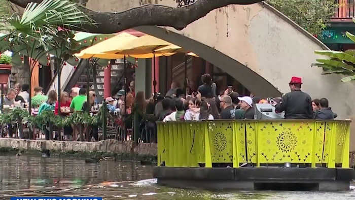 Thuis voor de feestdagen? Toeristen zeggen dat ze liever in het centrum van San Antonio zijn