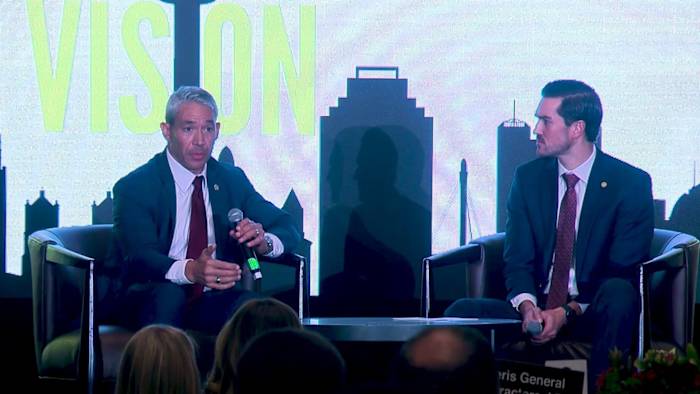 'Tijdverdrijf over praten over armoede': Nirenberg verdedigt Ready to Work, Project Marvel in afscheid 'fireside chat'