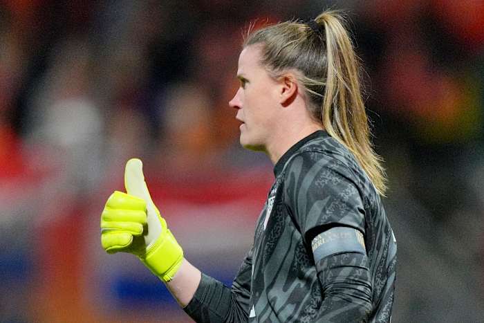 USWNT verslaat Nederland met 2-1 in de laatste wedstrijd van doelman Alyssa Naeher