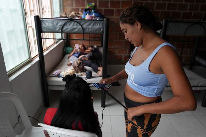 Venezolaanse migranten blijven Colombia binnenkomen. Deze geloofsleiders bieden hen een thuis weg van huis