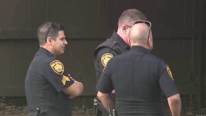 Vrouw neergeschoten, gedood in geïdentificeerd appartement aan de North Side