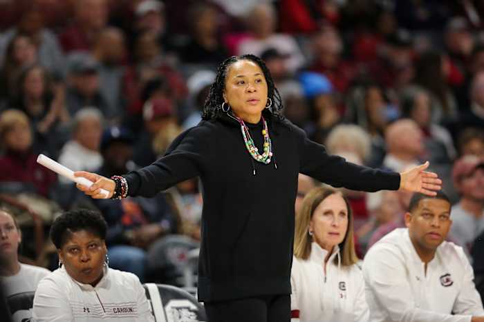 Vrouwen uit South Carolina, UCLA, Duke en Texas spelen in 2025 in een round-robin-toernooi in Las Vegas