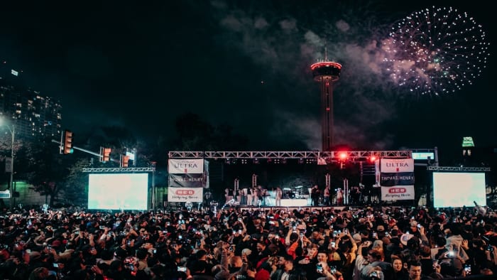 Wat je moet weten over Celebration SA, het officiële oudejaarsfeest van San Antonio dat in 2025 begint