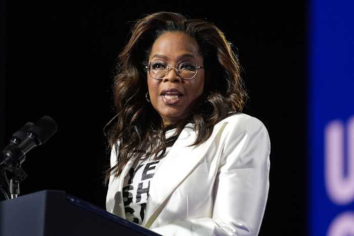 Winfrey maakt nieuwe boekenclubkeuze bekend en lanceert 'The Oprah Podcast'
