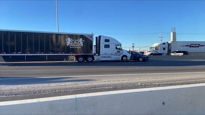 Bestuurder van semi-vrachtwagen in ziekenhuis opgenomen na schietpartij op de I-35, zegt de politie