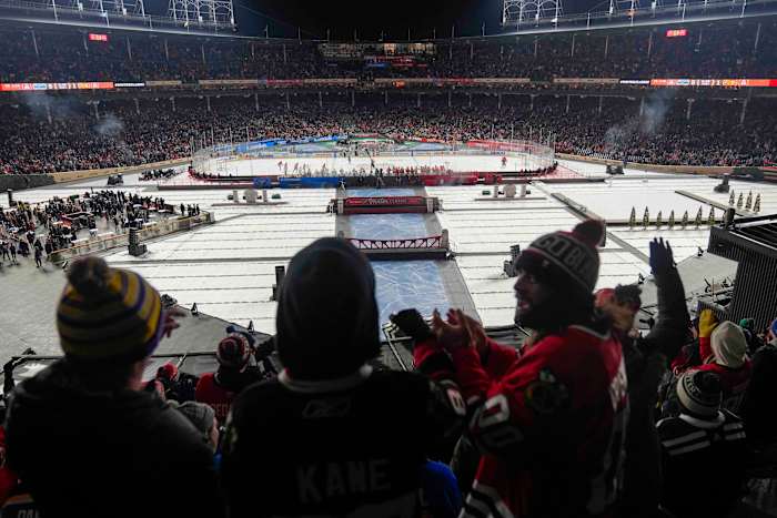 Blues hebben alle plezier in het overtuigen van de overwinning op de Blackhawks in de Winter Classic