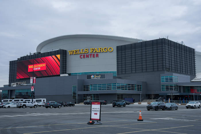 De burgemeester van Philadelphia kondigt een nieuw plan aan om de 76ers-arena in Zuid-Philadelphia te behouden en het WNBA-team te achtervolgen