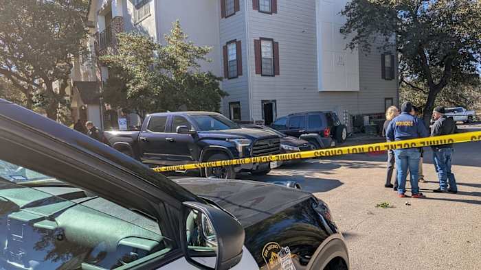 De tijdlijn beschrijft het schietincident in Stone Oak waarbij zeven agenten gewond raakten, waarvan de vermoedelijke dood