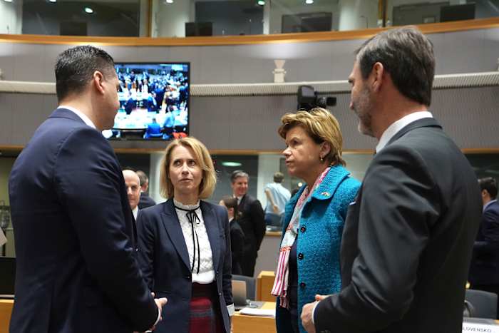 EU verlengt zijn Rusland -sancties 6 maanden nadat Hongarije zijn bezwaren heeft opgetild