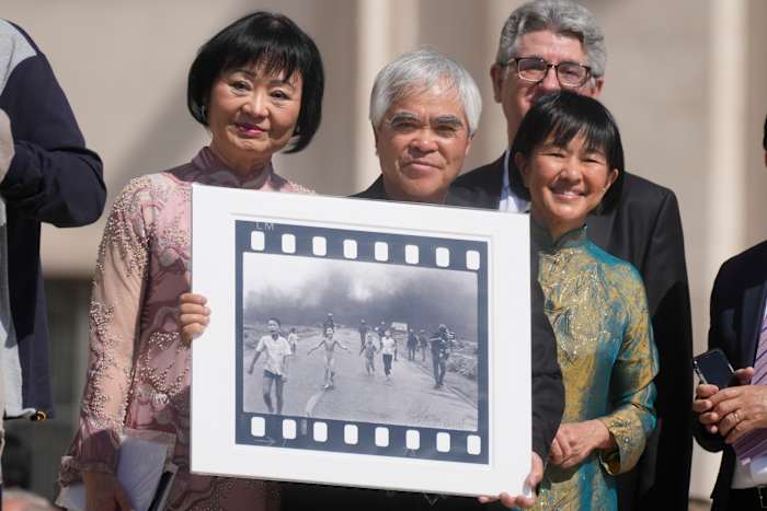 Een Sundance -documentaire genaamd 'The Stringer' geschillen die AP's 'Napalm Girl' -foto namen in Vietnam