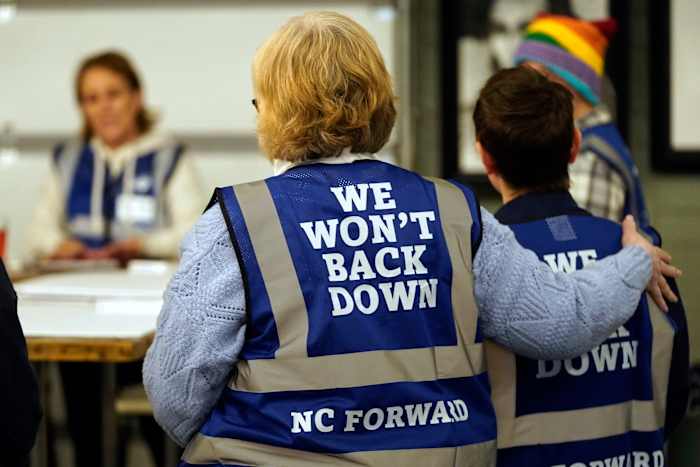 Een nieuwe naam Women's March keert terug vóór de inauguratie van Trump, terwijl progressieven zich proberen te hergroeperen