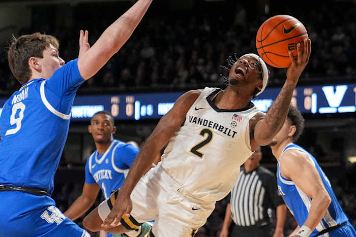 Fans van Vanderbilt bestormen opnieuw de rechtbank terwijl Commodores nummer 9 Kentucky met 74-69 versloeg