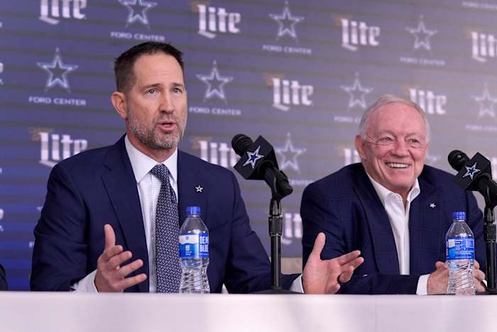 Front Office 'front office van Cowboys bepaalt de reden om een ​​kans te wagen met het eerste hoofdcoach Brian Schottenheimer