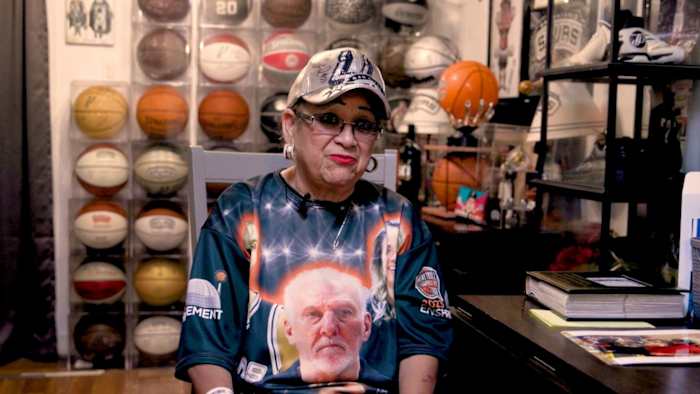 Gemeenschap van San Antonio rouwt om het verlies van geliefde 'Spurs Lady'