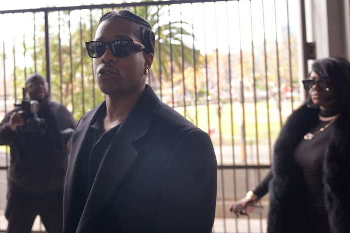 Het proces tegen A$AP Rocky gaat door met de selectie van de jury, omdat de verdediging protesteert tegen het gebrek aan zwarte kandidaten