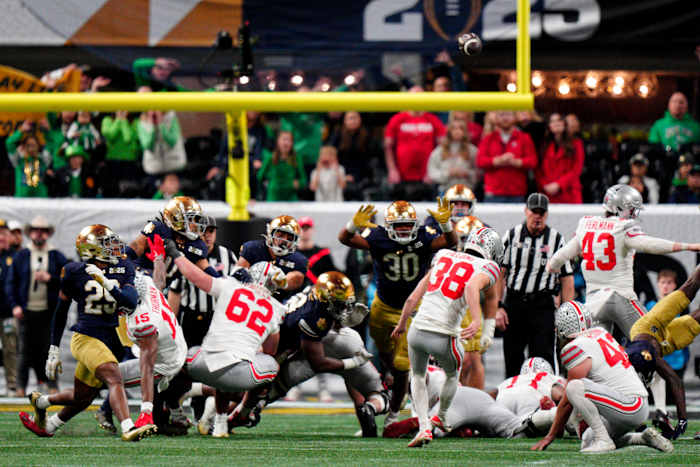 Het velddoelpunt van de late Ohio State is een overwinning voor Buckeyes-gokkers in de overwinning van het CFP-titelspel op de Notre Dame