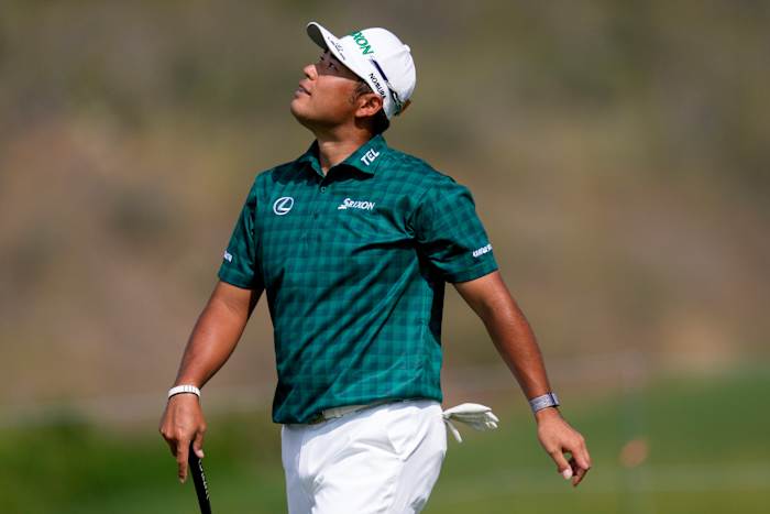Hideki Matsuyama zet persoonlijk record neer met 11 birdies voor een 62 en leidt Morikawa met 1 in Kapalua