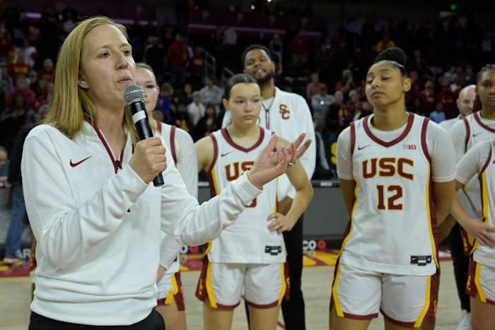 JuJu Watkins en nr. 4 USC proberen 'wat plezier' te brengen in het vermoeide en door brand geteisterde Los Angeles