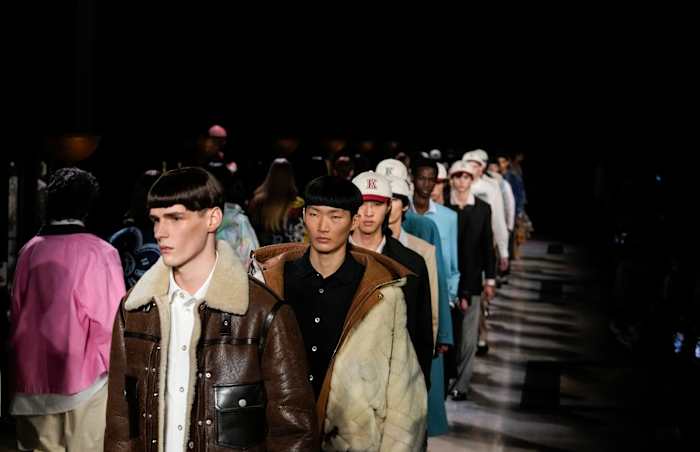 Kenzo vindt zijn groove in een speelse, nostalgische wending op Paris Fashion Week