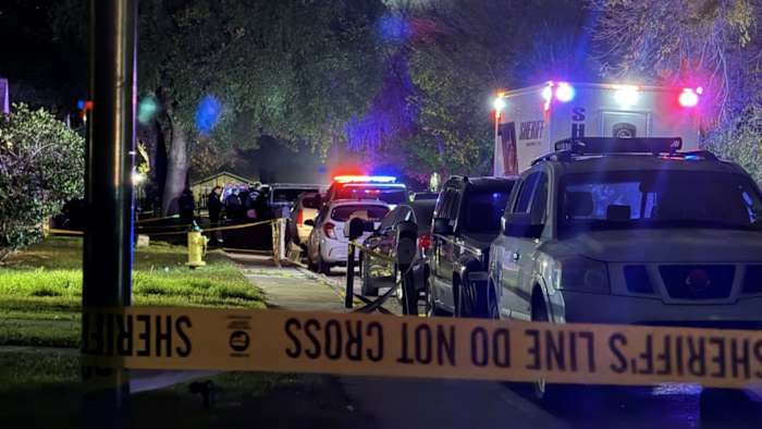 Man gevonden met meerdere schotwonden in het noordoosten van Bexar County, zegt BCSO