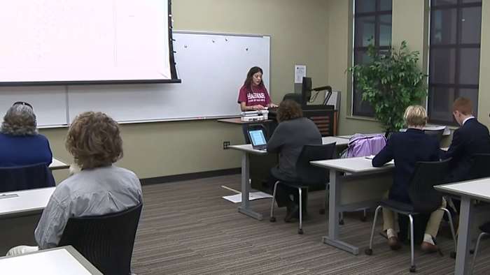 Middelbare scholieren strijden om de problemen van San Antonio op te lossen