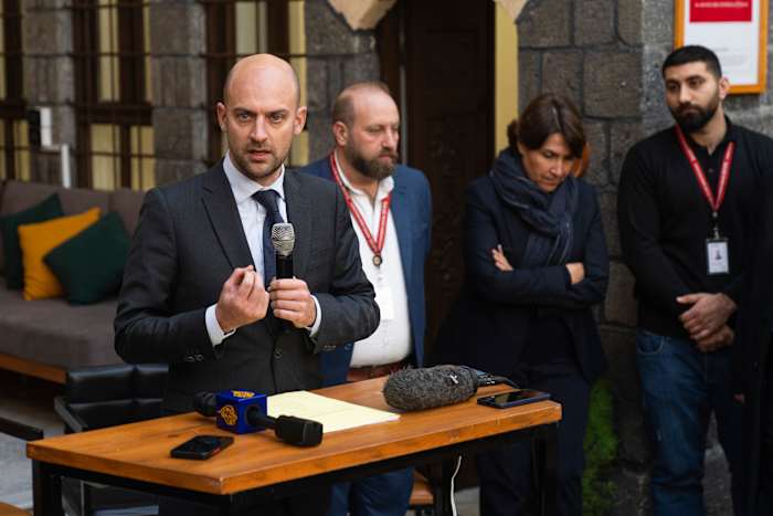 Midden-Oosten laatste: Duitse en Franse ministers van Buitenlandse Zaken streven naar een 'nieuw begin' met Syrië