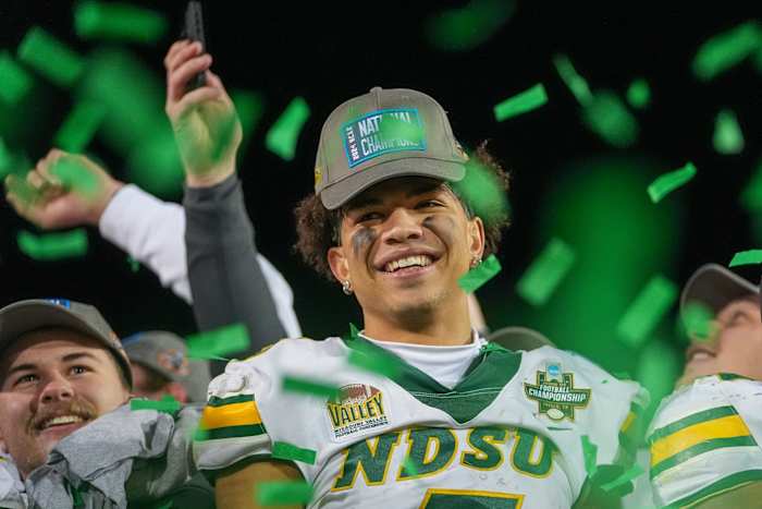 North Dakota State wint 10e FCS-titel terwijl Miller 4 TD's voor zijn rekening neemt in 35-32 overwinning op Montana State