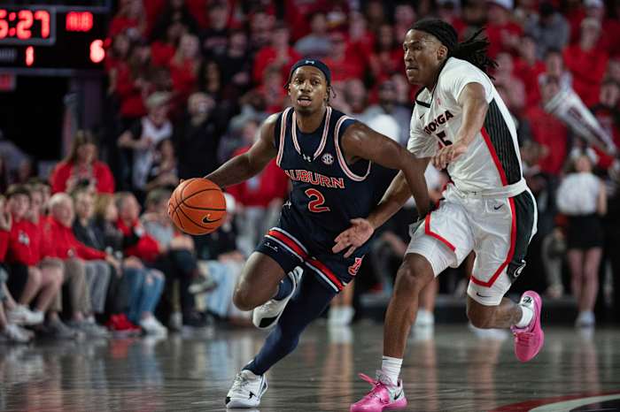 Nr. 1 Auburn ontsnapt aan nr. 23 Georgië met een overwinning van 70-68