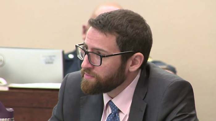 Proces begint voor fatale schietpartij op eerste kerstdag in 2021; verdachte beroept zich op zelfverdediging