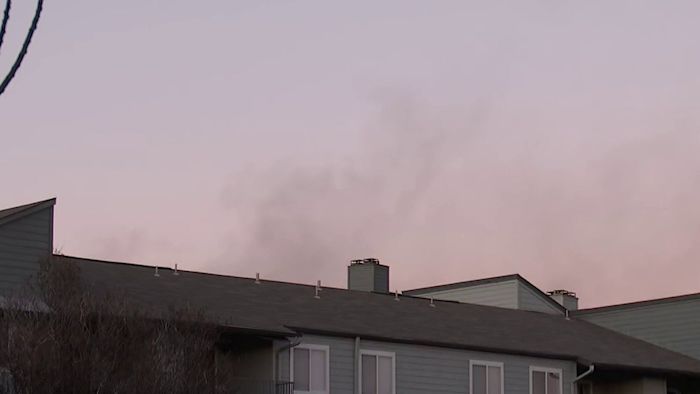 SAFD zegt dat minstens de helft van een appartementencomplex aan de North Side een 'total loss' is