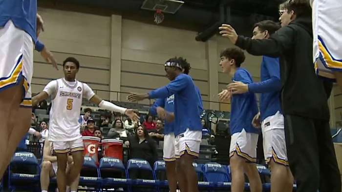 St. Mary's herenbasketbal beveiligt 77-72 overwinning op Ut Permian Basin