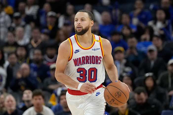 Stephen Curry dacht van dag tot dag na na een blessure aan zijn linkerenkel tijdens de overwinning op Wizards