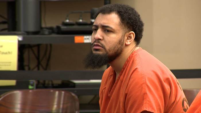 Voetbalhersenschudding op de middelbare school wordt aangehaald als de competentie van de moordverdachte in twijfel getrokken