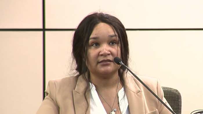 Vrouw beschuldigd van het vermoorden van haar grootmoeder in 2020 claimt waanzin