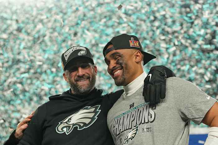 Zets, Barkley elke haast voor 3 TD's om Eagles te helpen Super Bowl te bereiken met 55-23 overwinning op commandanten