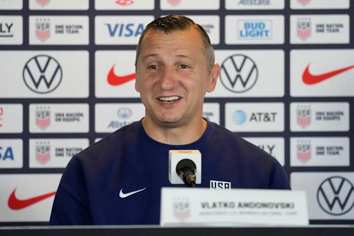 Amerikaanse damescoach Vlatko Andonovski schreven herenbaas Gregg Berhalter in 2023-24 fiscaal jaar
