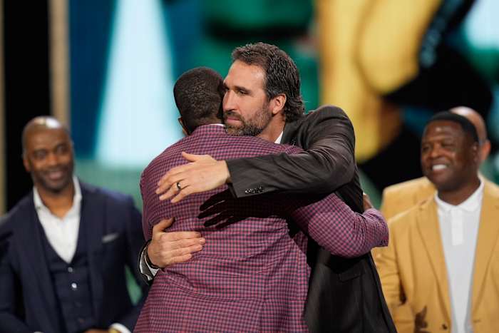 Antonio Gates, Jared Allen, Eric Allen en Sterling Sharpe maken de Pro Football Hall of Fame