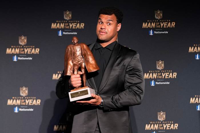 Arik Armstead van Jaguars wint Walter Payton Man of the Year op het NFL Honours -evenement