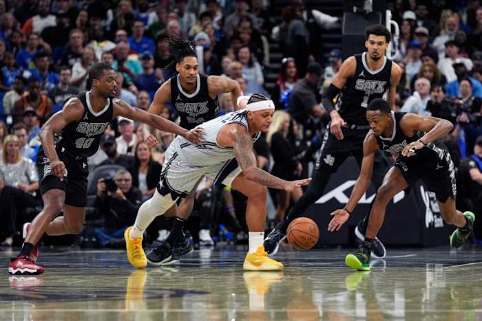 Banchero maakt een late go-ahead shot en magie hold Spurs 112-111
