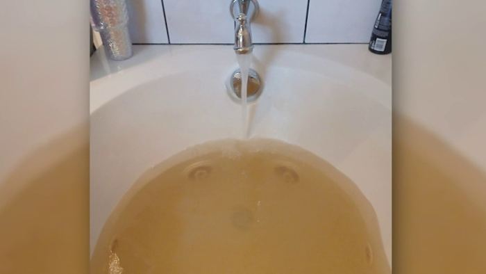 Bedrijf dat bruin, overdreven gechloreerd water levert, vraagt ​​nu om de tarieven voor klanten in de gehele staat te verhogen