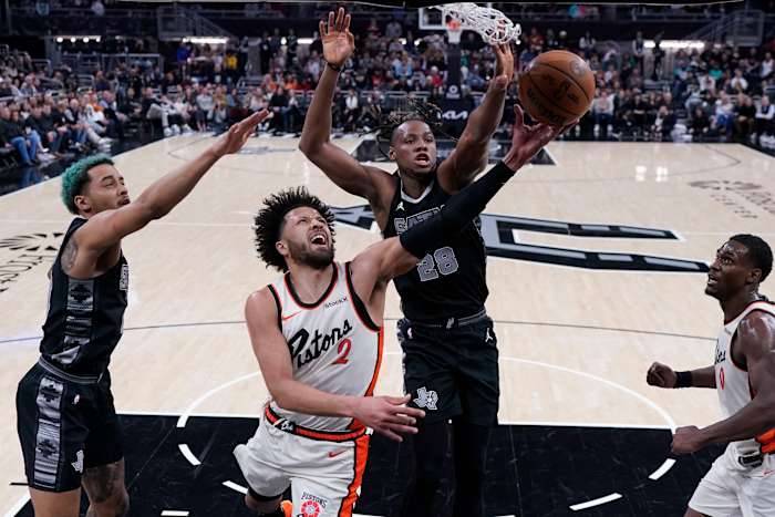 Cade Cunningham heeft 25 punten en 12 assists en Pistons gebruiken Big Run om Spurs 125-110 te verslaan