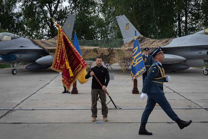 De EU versloeg Covid en dumpte Russische energie. Nu moet het leren leven zonder Amerikaanse beveiligingshulp