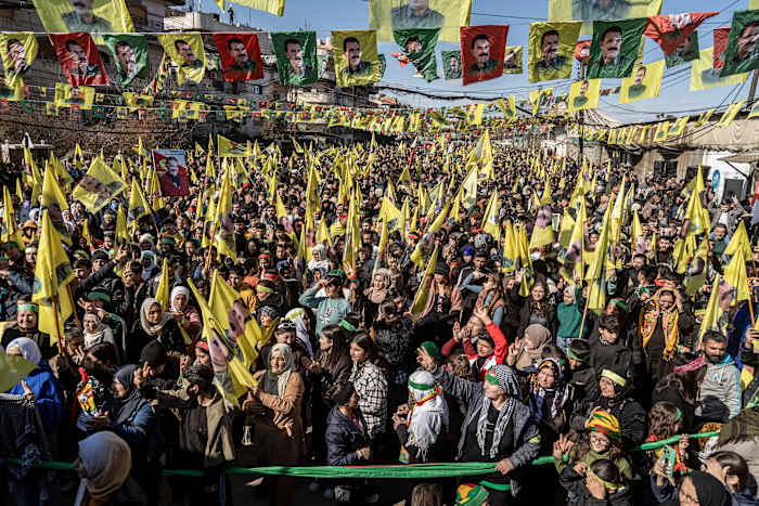 De delegatie van de Turkse oppositiepartij ontmoet Koerdische leider in Irak als onderdeel van PKK -vredesinspanningen