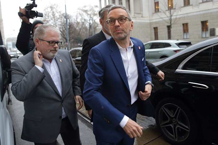 De inspanningen van de Oostenrijkse extreemrechtse leider om een ​​nieuwe instorting van de regering te vormen