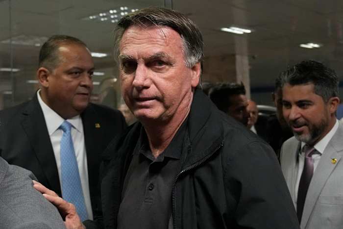 De voormalige president Bolsonaro van Brazilië is beschuldigd van een vermeende staatsgreep. Wat is het volgende voor hem?