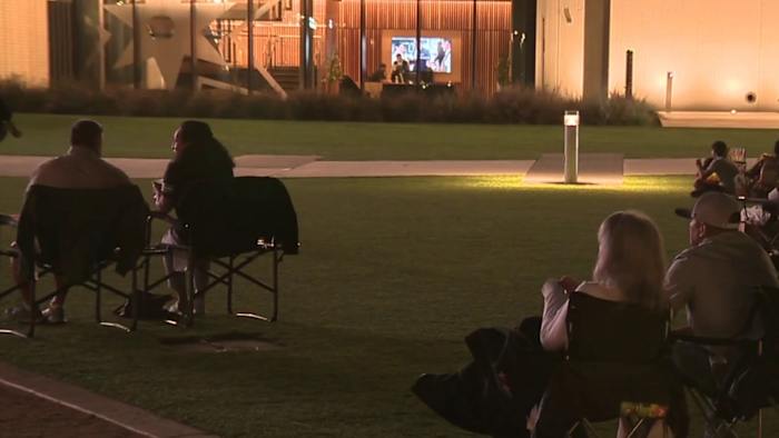 De'Aaron Fox's San Antonio Spurs -debuut boeit fans, Sparks Playoff Hopes