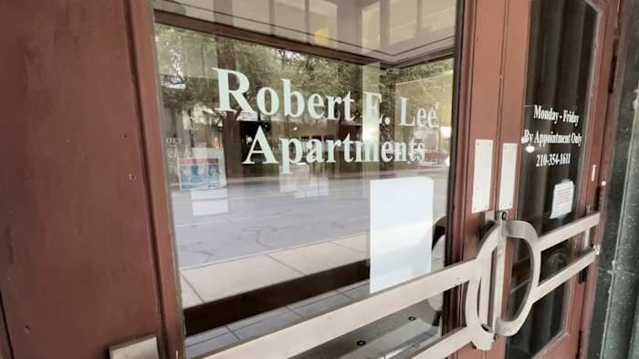 Downtown Developer Eyes Robert E. Lee Apartment Building voor mogelijke aankoop